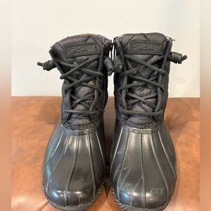 Sperry Women’s Saltwater Quilted Duck Boot Black Size 7.5